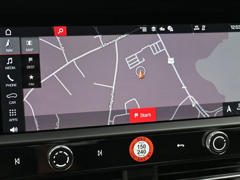 Certified 2025 Porsche Macan image 15