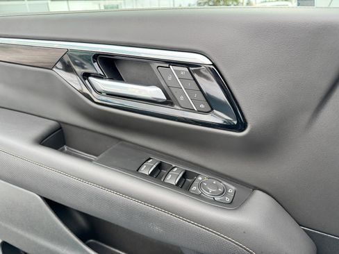 Used 2025 Chevrolet Tahoe Premier image 30