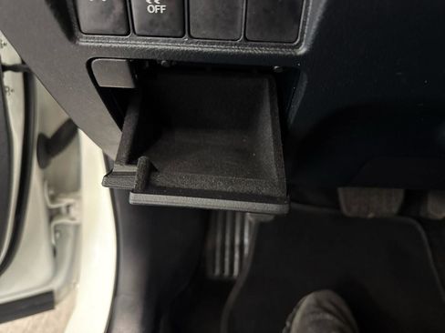 Used 2015 Toyota Avalon XLE FWD image 12