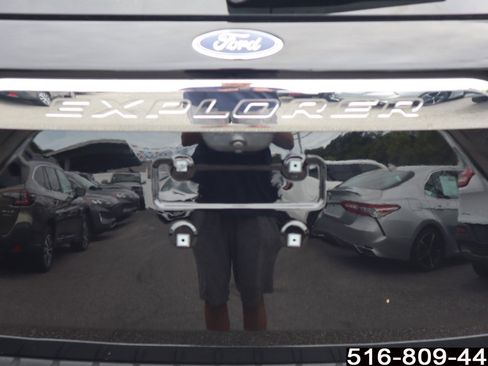 Used 2022 Ford Explorer Limited image 39