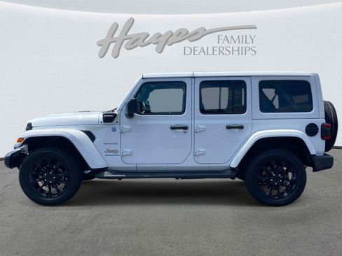 Used 2023 Jeep Wrangler Unlimited Sahara w/ Cold Weather Group AWD/4WD image 8
