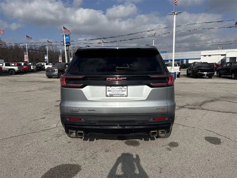 Used 2024 GMC Acadia AT4 w/ Luxury Package image 4