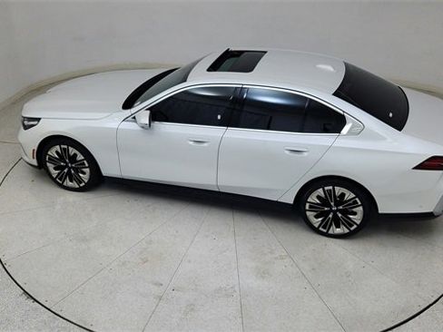Used 2025 BMW 540i xDrive image 78