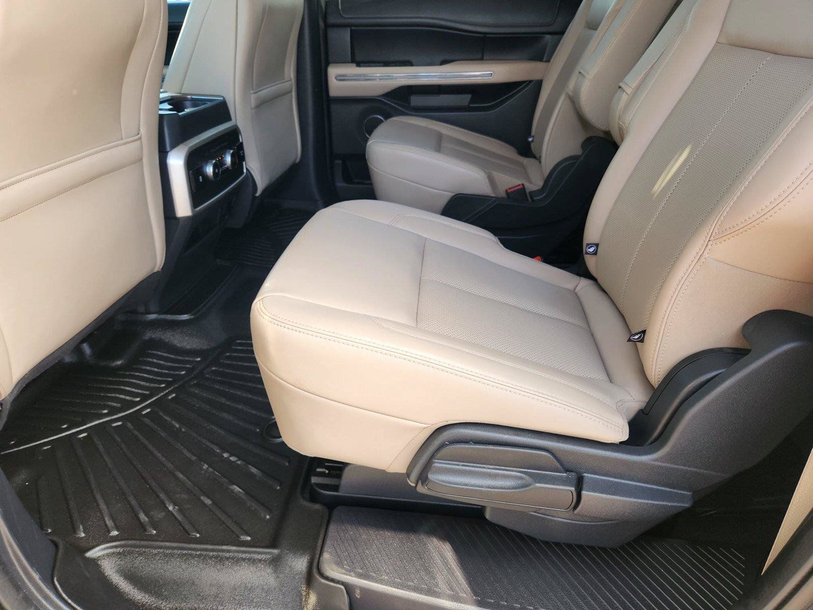 Used 2024 Ford Expedition Max XLT RWD image 32