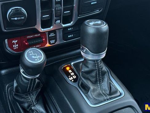 Used 2025 Jeep Wrangler Rubicon image 24