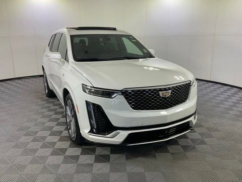 Certified 2025 Cadillac XT6 Premium Luxury w/ Platinum Package AWD/4WD image 3