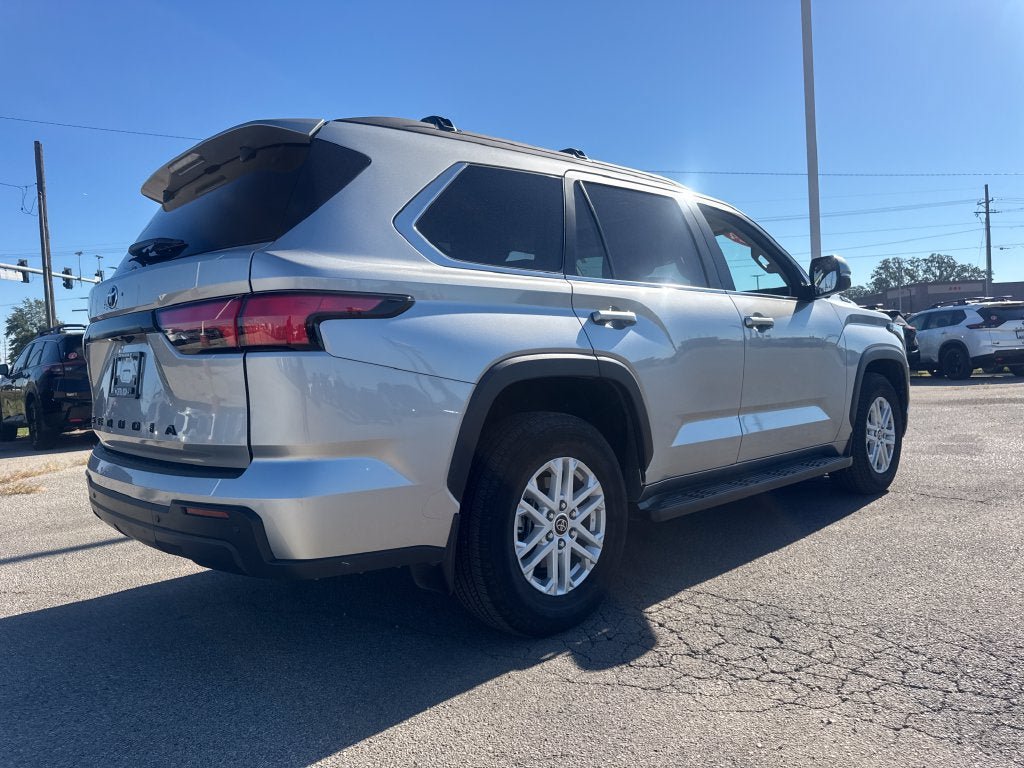 Used 2024 Toyota Sequoia SR5 w/ SR5 Premium Package AWD/4WD image 7