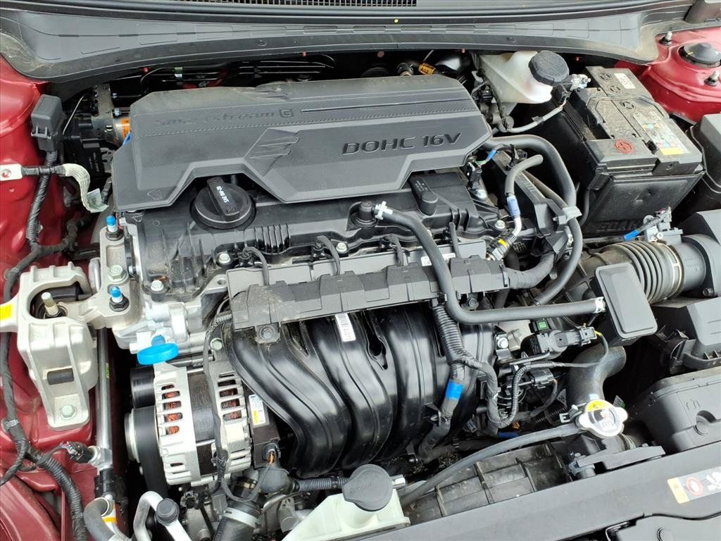 Used 2025 Hyundai Elantra SEL FWD image 13