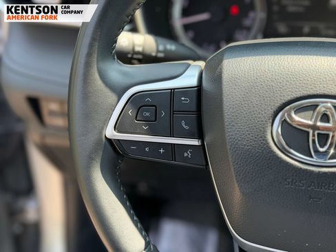 Used 2025 Toyota Highlander XLE AWD/4WD image 15