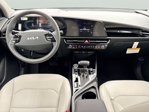 New 2026 Kia Niro EX FWD image 15