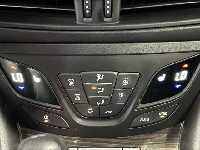 Used 2020 Buick Envision Essence FWD image 21