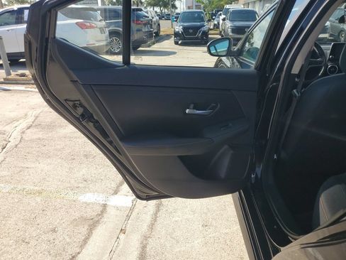 Used 2021 Nissan Sentra SR FWD image 15
