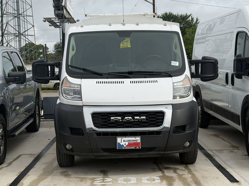 Used 2019 RAM ProMaster 3500 w/ Premium Appearance Group FWD image 2