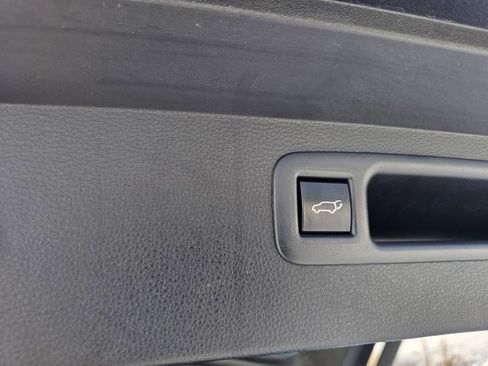 Used 2025 Toyota Highlander Platinum image 32