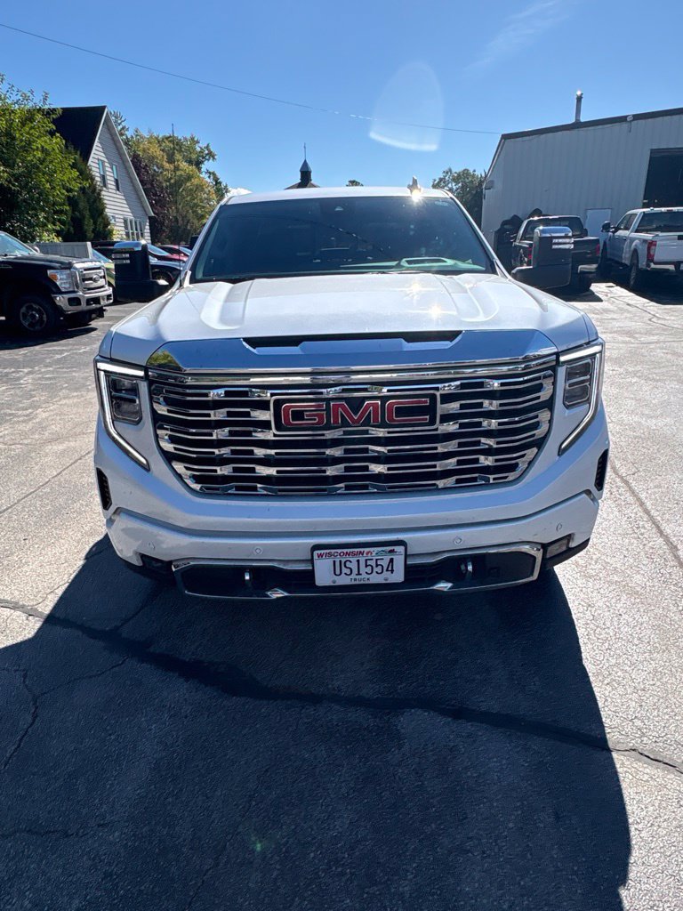 Used 2024 GMC Sierra 1500 Denali w/ Technology Package AWD/4WD image 6