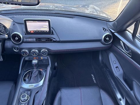 Used 2017 MAZDA MX-5 Miata RF Grand Touring w/ Appearance Package image 13