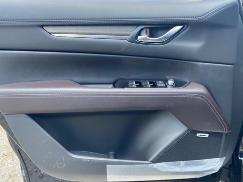 New 2025 MAZDA CX-5 Signature image 11