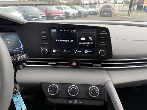 Certified 2025 Hyundai Elantra SE image 21