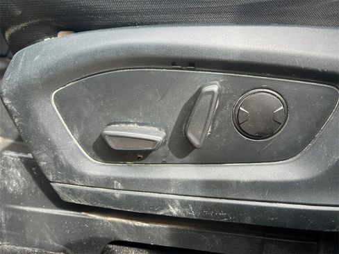 Used 2020 Ford Explorer XLT w/ Comfort Package image 17