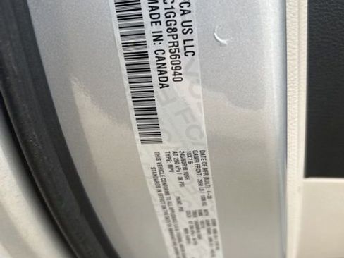 Used 2023 Chrysler Pacifica Limited image 5