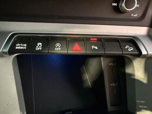 Used 2022 Audi Q3 2.0T Premium Plus image 29