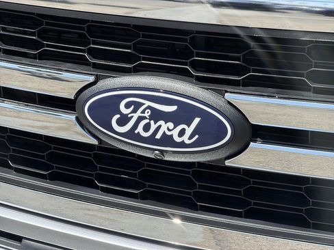 Used 2025 Ford F150 Lariat AWD/4WD image 30