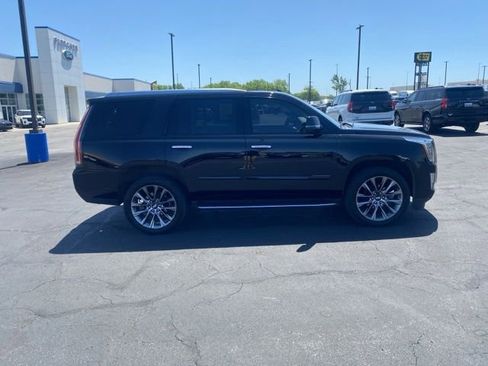 Used 2020 Cadillac Escalade Luxury w/ Escalade Sport Edition AWD/4WD image 7