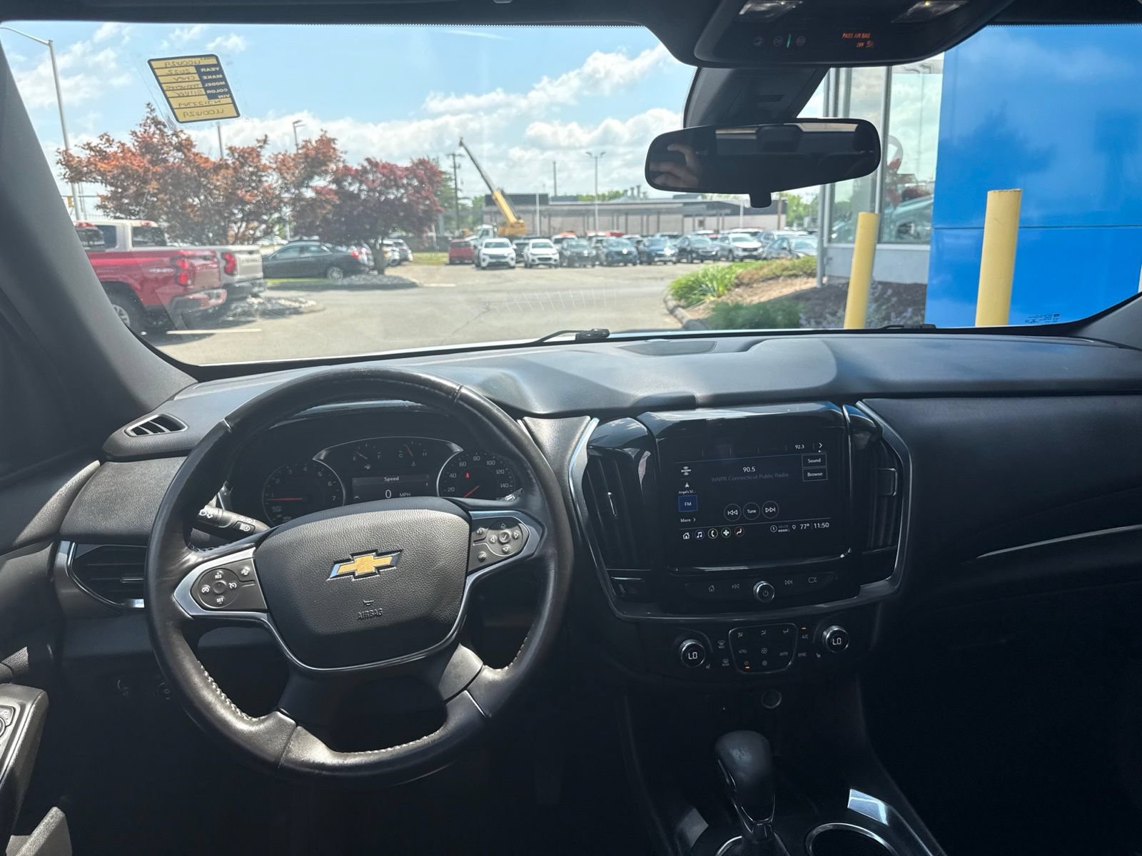 Used 2022 Chevrolet Traverse LT AWD/4WD image 2