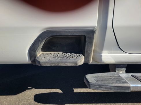 Used 2024 Chevrolet Silverado 2500 LT image 30