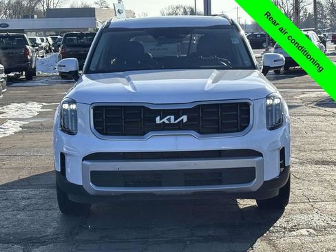 Used 2025 Kia Telluride S image 32