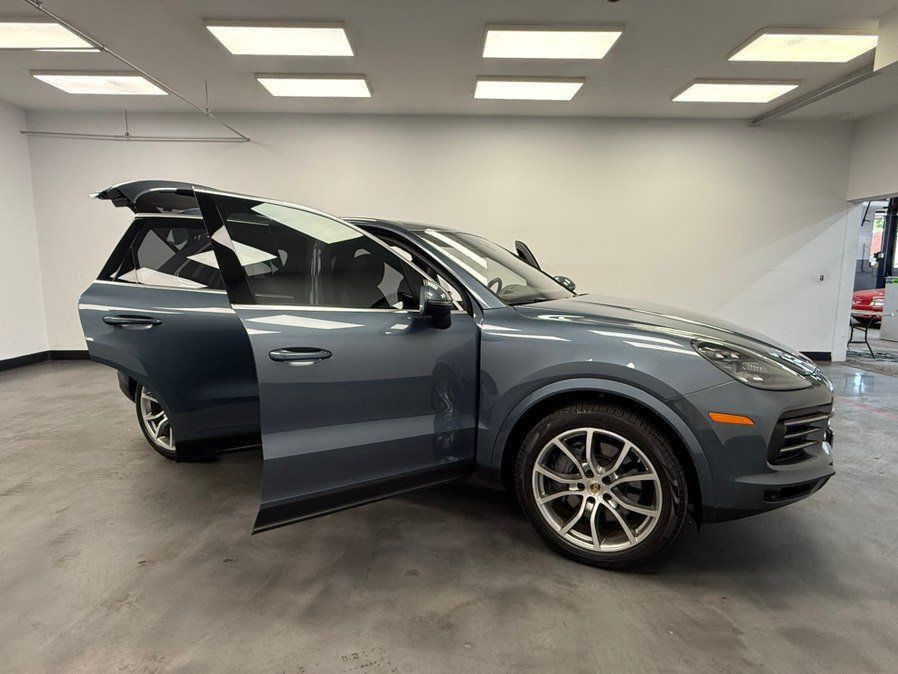 Used 2019 Porsche Cayenne S w/ Premium Plus Package AWD/4WD image 25