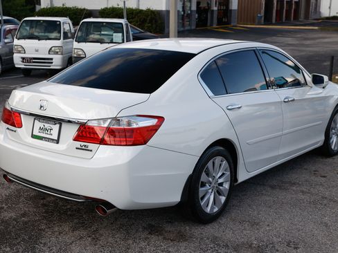 Used 2015 Honda Accord Touring image 15
