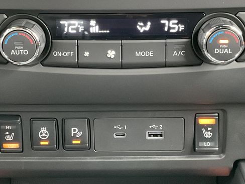 Used 2026 Nissan Frontier PRO-4X w/ Pro-4x Convenience Package image 15