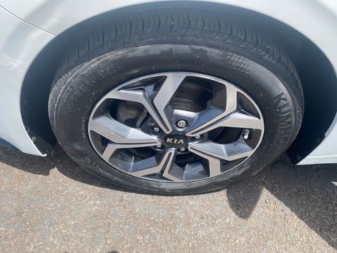Used 2019 Kia Forte LXS FWD image 27