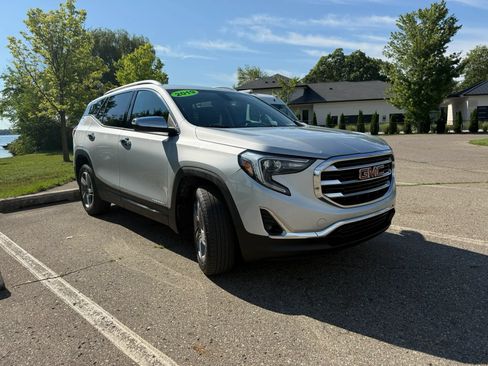Used 2019 GMC Terrain SLT AWD/4WD image 3