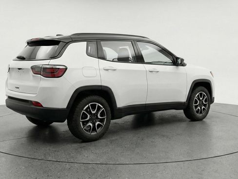 Used 2025 Jeep Compass Trailhawk AWD/4WD image 7