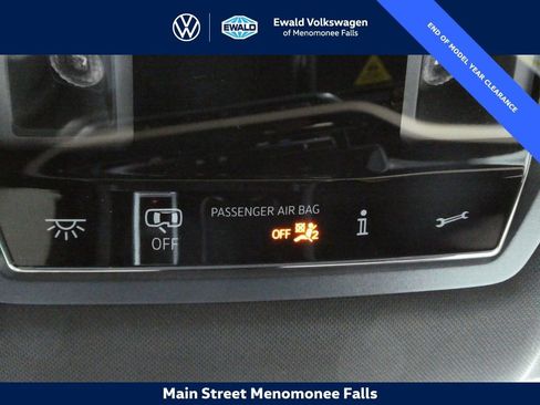New 2025 Volkswagen Atlas Cross Sport SE AWD/4WD image 18