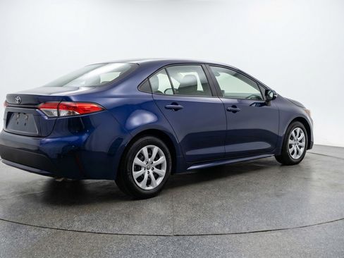 Used 2025 Toyota Corolla LE FWD image 9