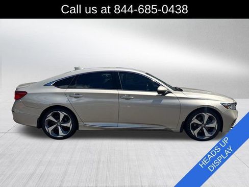 Used 2019 Honda Accord Touring image 4