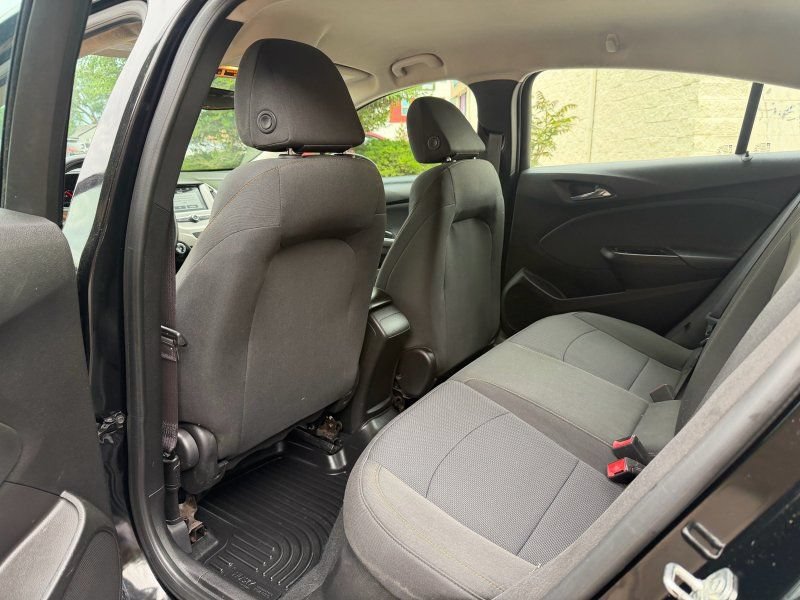 Used 2017 Chevrolet Cruze LS FWD image 13
