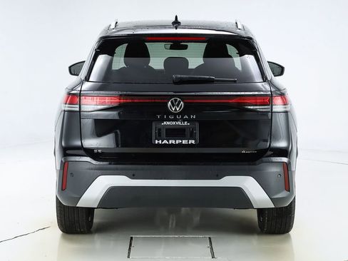 New 2026 Volkswagen Tiguan SE image 8