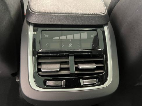Used 2020 Volvo XC90 T6 Momentum w/ Protection Package Premier AWD/4WD image 33