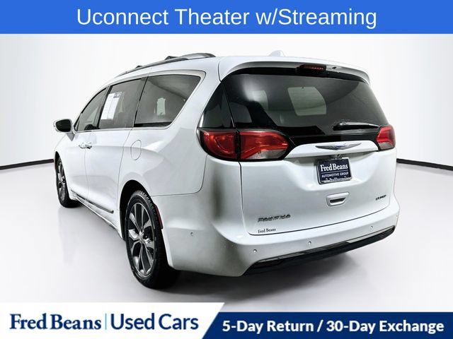 Used 2018 Chrysler Pacifica Limited w/ Tire & Wheel Group FWD image 6