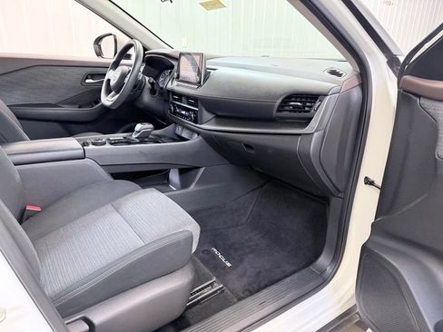 Used 2023 Nissan Rogue SV AWD/4WD image 32