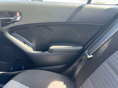 Used 2018 Kia Forte S FWD image 28
