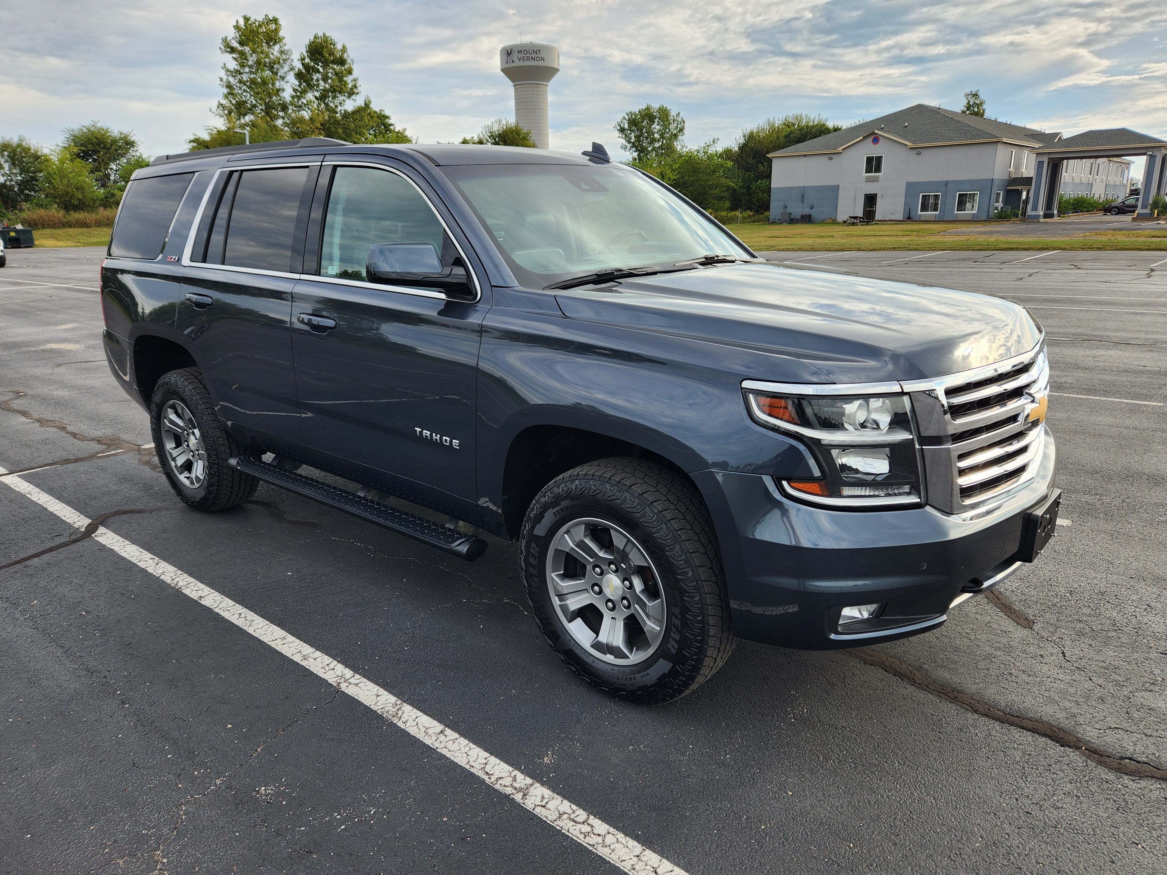 Used 2019 Chevrolet Tahoe LT w/ Luxury Package AWD/4WD image 9
