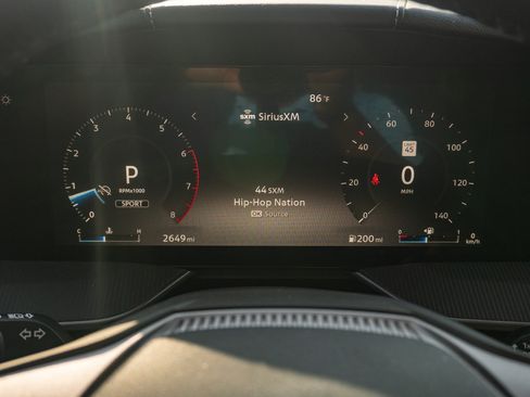 Used 2025 Nissan Murano SV AWD/4WD image 23