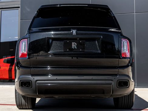 Used 2023 Rolls-Royce Cullinan Black Badge w/ Dark Exterior Package image 10