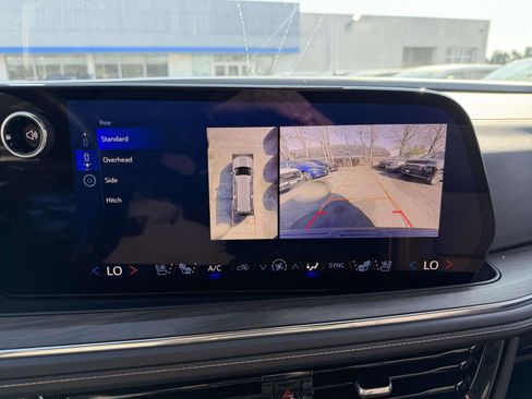 Certified 2025 Chevrolet Suburban Premier AWD/4WD image 27