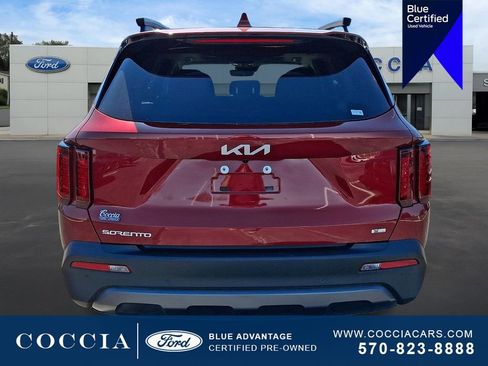 Used 2023 Kia Sorento S w/ Panoramic Sunroof Package image 5